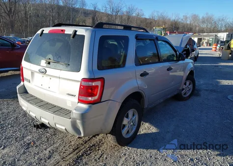2009 Ford Escape Xlt z USA, uszkodzony, nr VIN 1FMCU93GX9KB77344